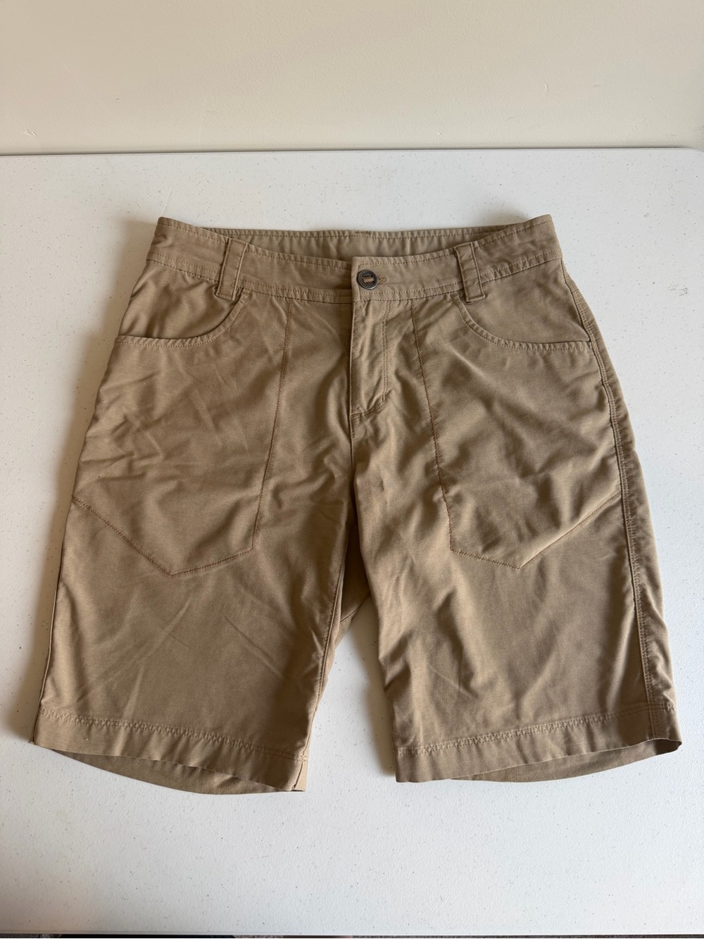 Columbia Men's Khaki Shorts Size 30